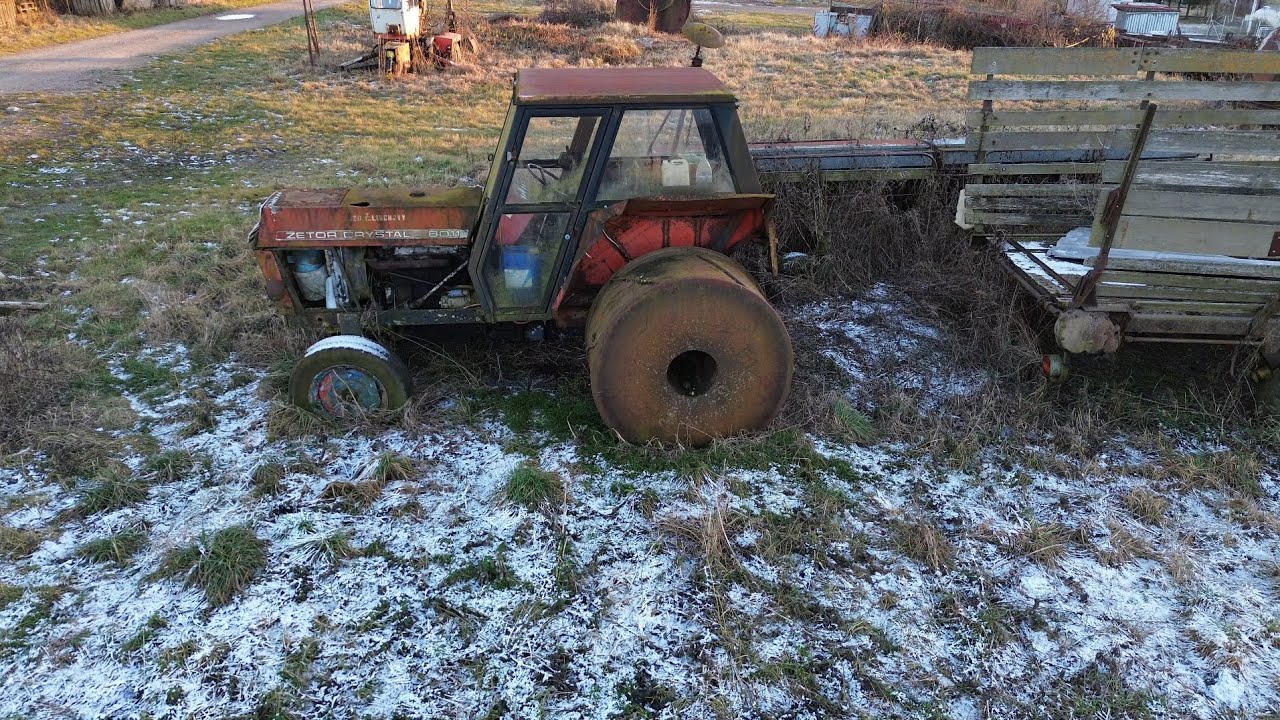 Pár strojů z kopřiv. Crystal 8011, UNHZ