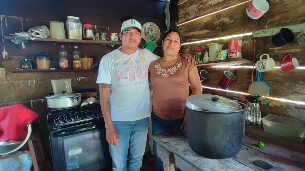 Así nos preparo mi tía Martha  un rico Chilpachole de camarón con pulpa de jaiba 😋🦐🦀