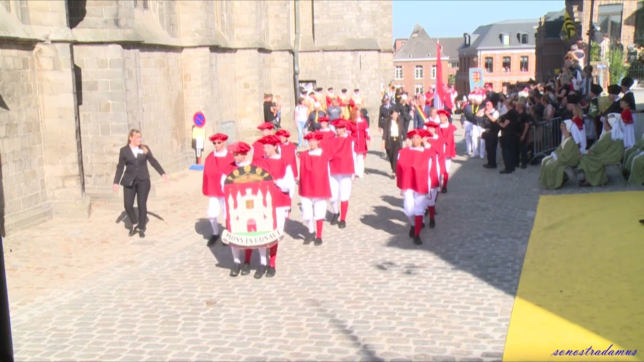 évocation de la procession du car d'or, Mons, le 12 juin 2022