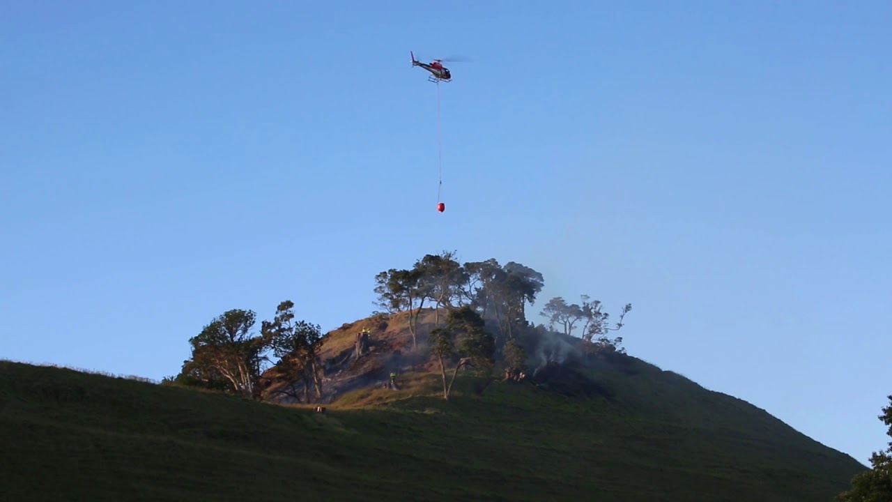 Fire crews calm Māngere mountain blaze