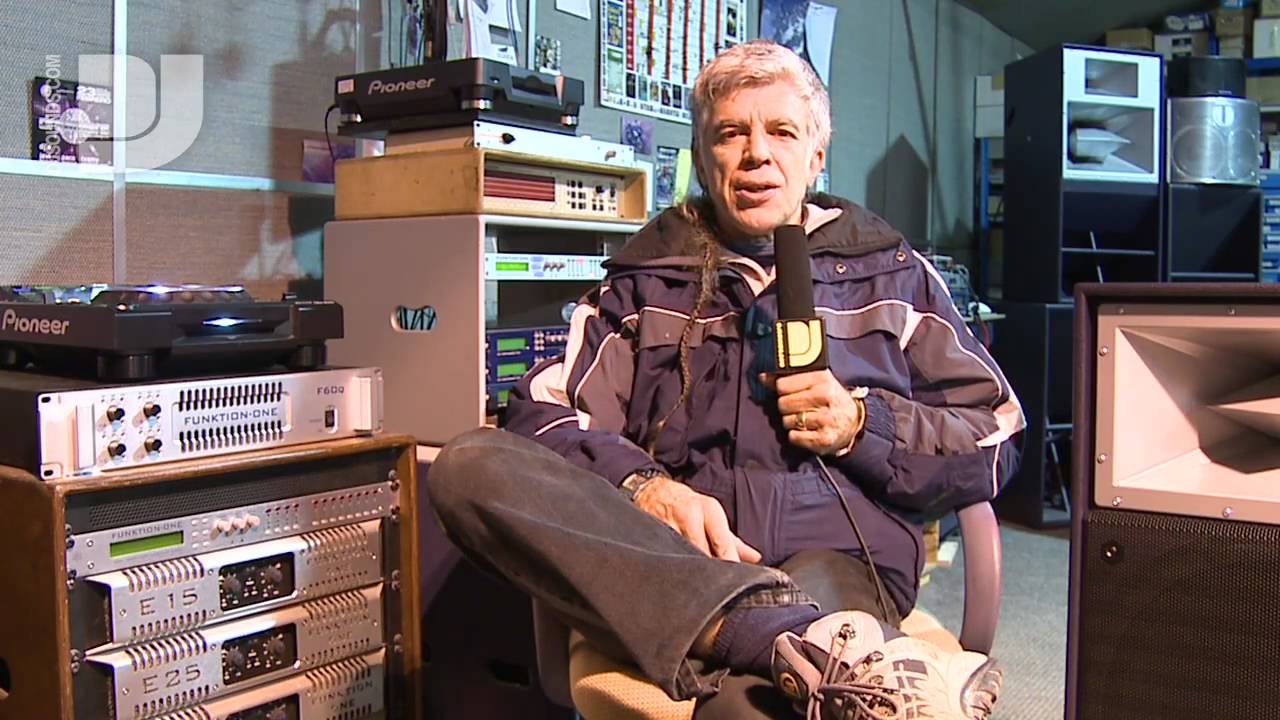Tony Andrews sounds out on the CDJ-2000