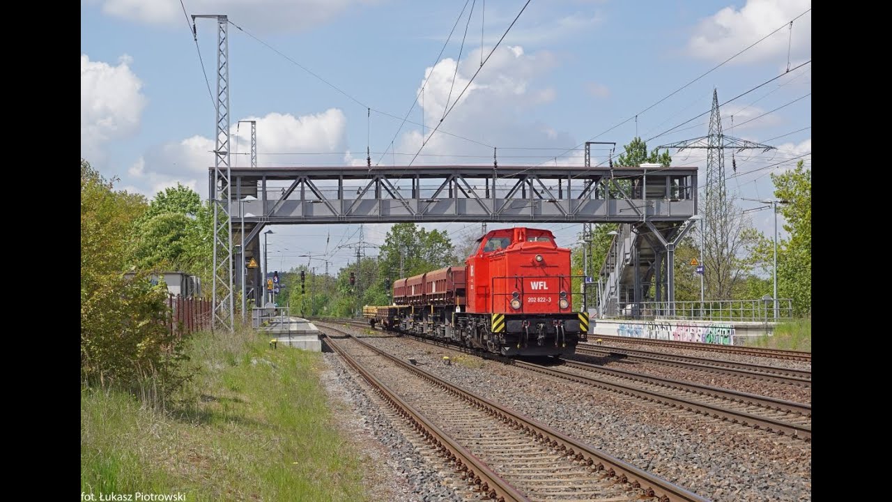 [Wedler Franz Logistik GmbH] 202 822-3 w dw&oacute;ch ujęciach z pociągiem roboczym na stacji Saarmund