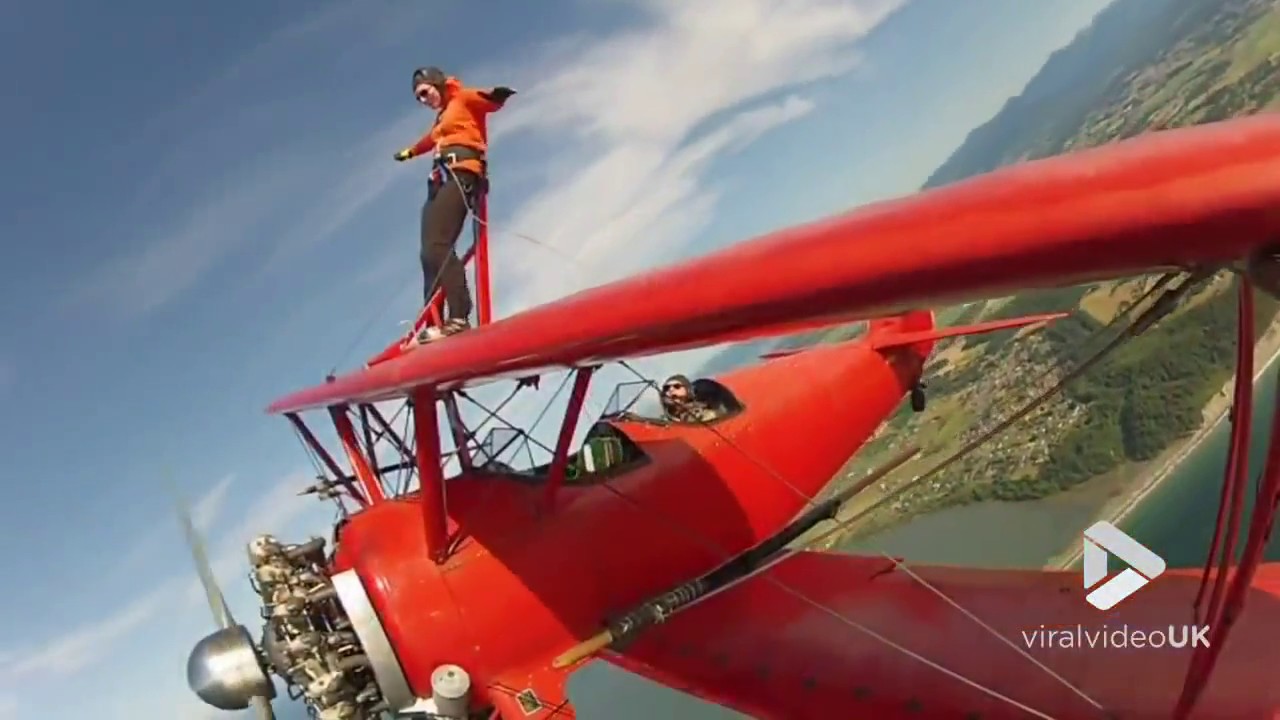 Viral Video UK: Stunning Wing Walking Experience