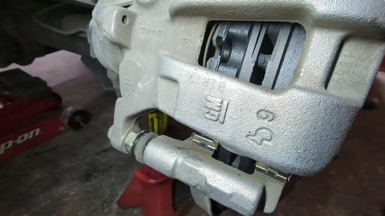 2020 Chevrolet Silverado. Asi Pones El Freno De Mano En Modo De Servicio. (Sin Escáner)