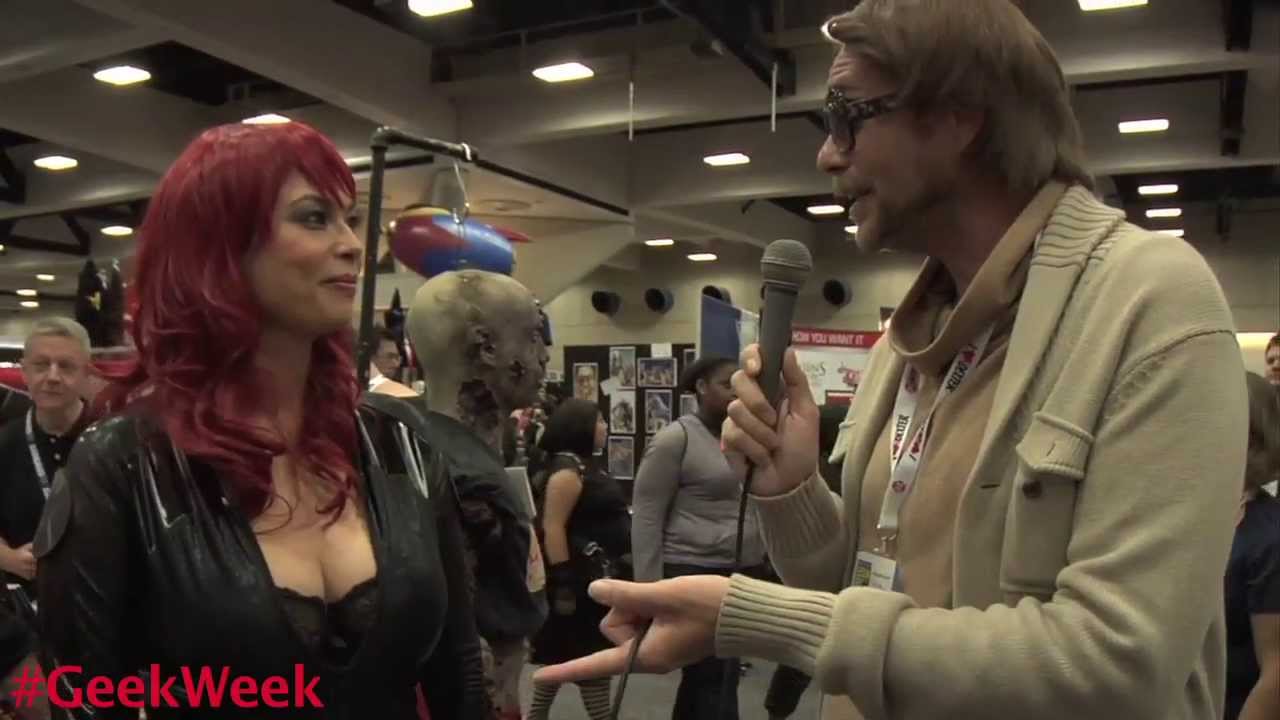 Honey Badger's Randall: SDCC '13 w/Vigilante Diaries-Kristen DeLuca-Tera Patrick