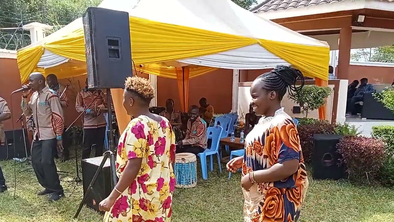 Abich Awech by Opiyo Jakaguria Live performance at Edwin Dola's home, Ugenya.