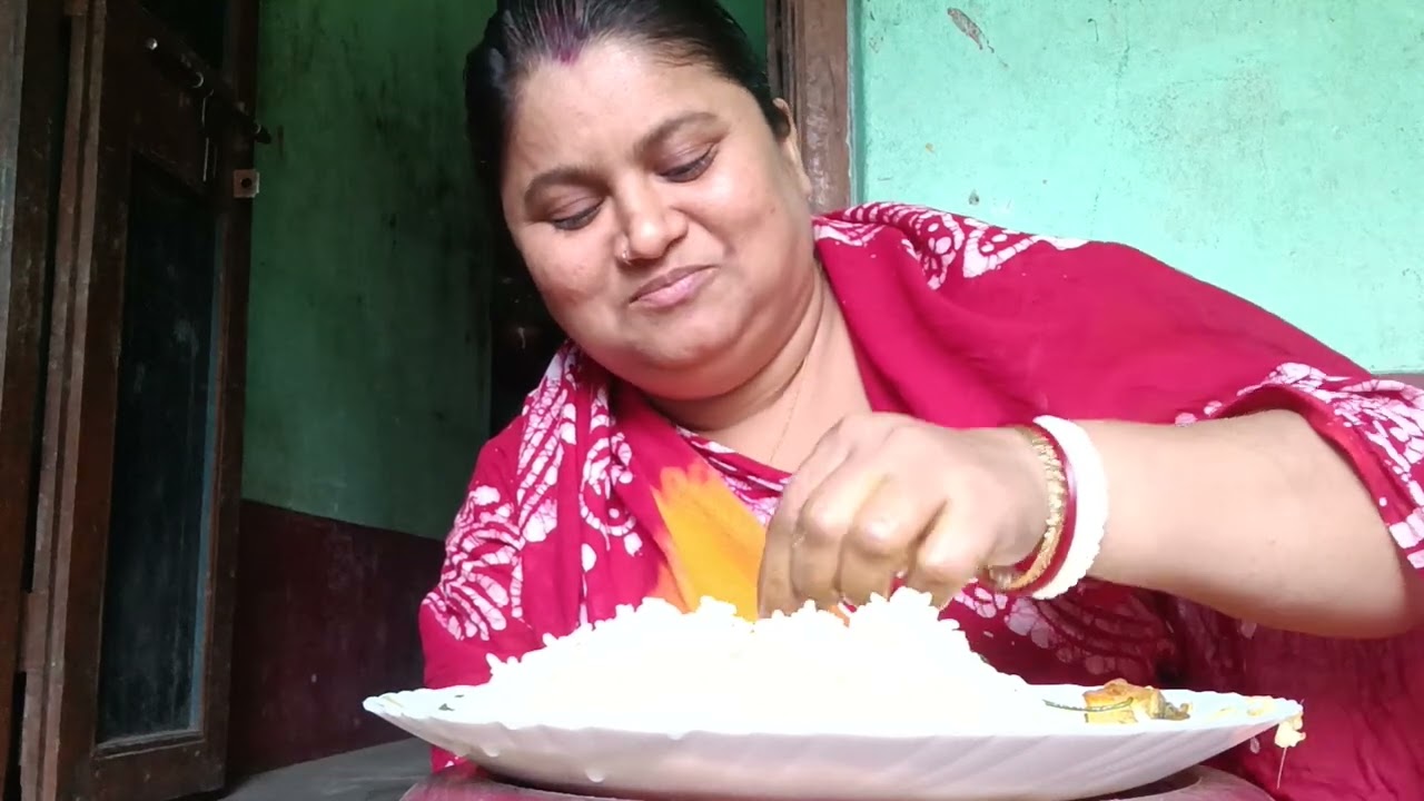 আজকের শুধু মাছের ঝোল দিয়ে ভাত খেলাম