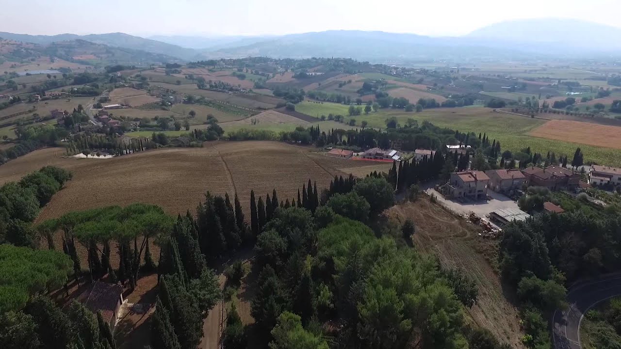 Civitella D'Arna dal cielo (Aerial footage Phantom 3 Advanced)