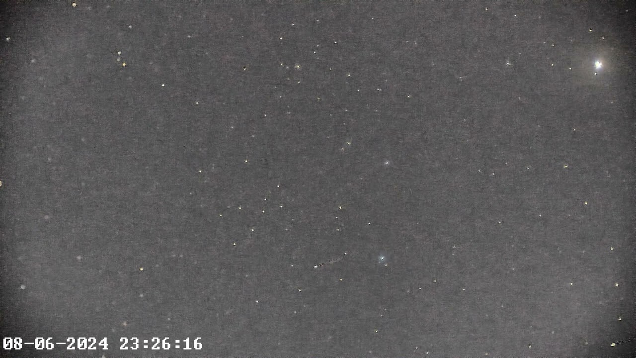 AKASO Seemor Night Sky (spotting satellites with tripod).