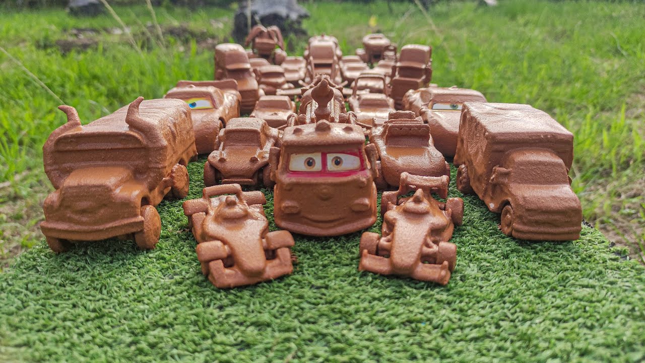 Clean up muddy minicars & disney car convoys! Play in the garden