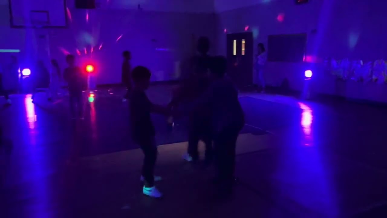 Día de baile san Valentín 💘 en la escuela 