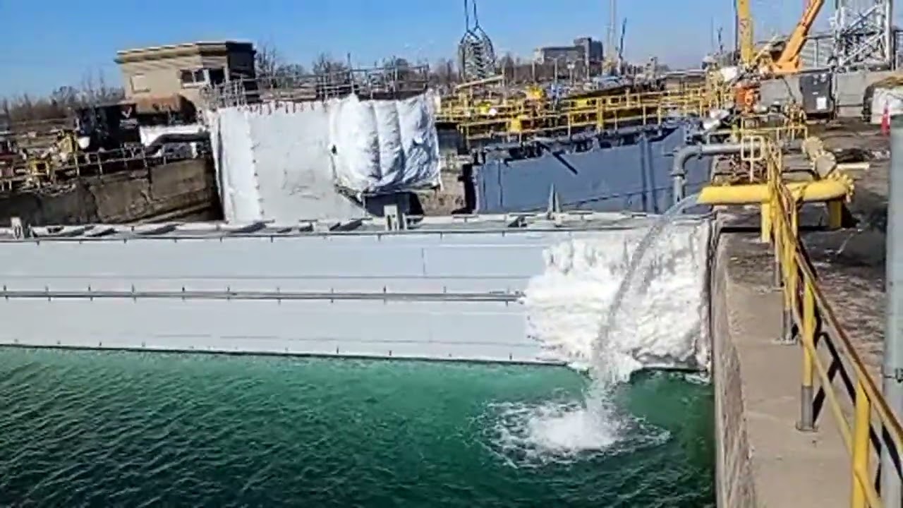 Highlight 1:02:57 - 1:07:57 from Niagara  live port Colborne welland canal boat bridge and stuff 202