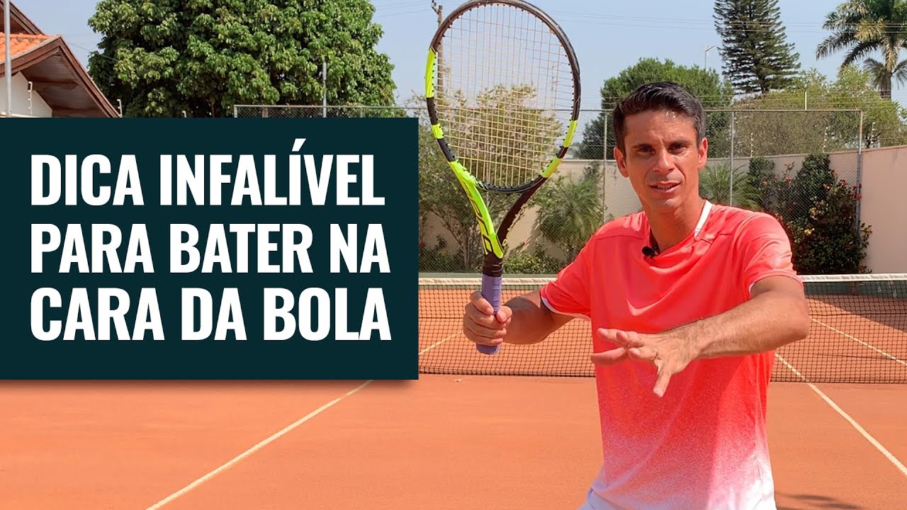 Dica para sempre pegar a bola de tênis na frente.