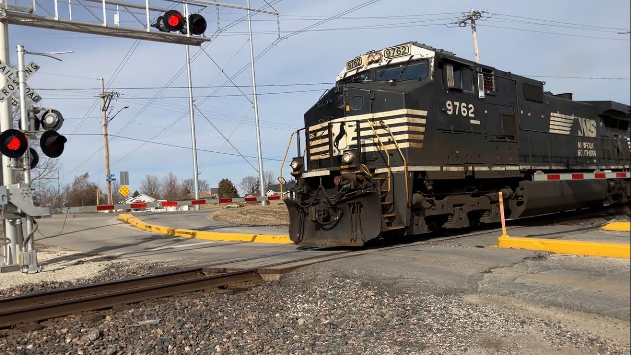 NS 9762 Manifest Freight Train West, River Rd. Railroad Crossing, Blair NE