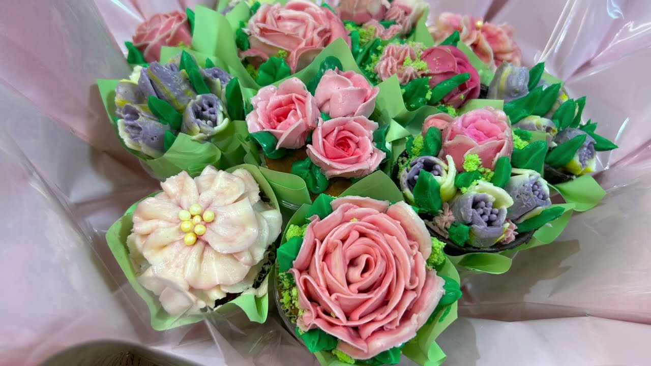 Идея оформления кексов в подарок-Sweet bouquet - Idea for decorating cupcakes as a gift