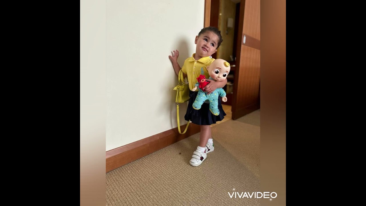 ZSÜLI - Crystal & Escada bischawen kadi gili shi karing pengi sej karing i Glyfada