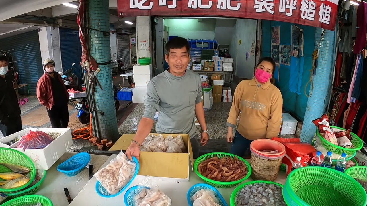 超狂客人天還沒亮就從北部坐火車來花壇 只為了來追大叔 花壇公有市場 海鮮拍賣 海鮮叫賣 台中海鮮大叔 叫賣哥 seafood auction