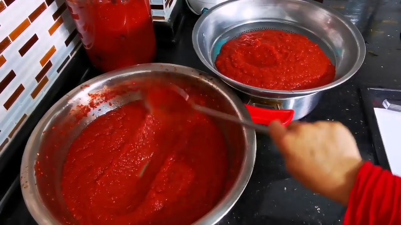 GÜNEŞTE KURUTMADAN KAYNATMA YÖNTEMİ İLE EVDE DOMATES SALÇASI YAPIMI 🍅 | PRATİK YÖNTEM