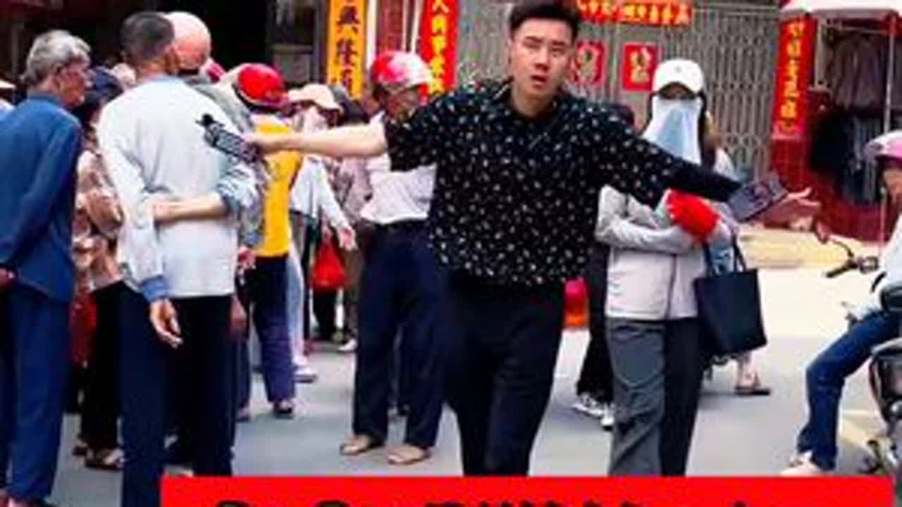 这是被高启盛附体了吗？#欧阳锋广东小火鸡#户外直播#搞笑##菜市场最靓的仔 #高启盛嚣张舞步