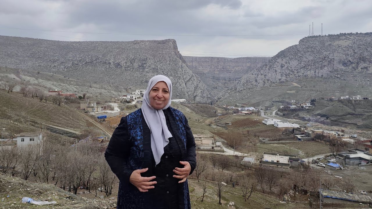بنتي جتي من بغداد واخذناهه سفره للجبال.       شوفوا ردت فعلها 🥹🥹🗻🗻