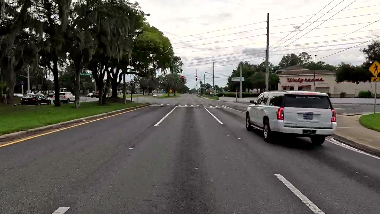 Driving west from Silver Springs to downtown Ocala, FL