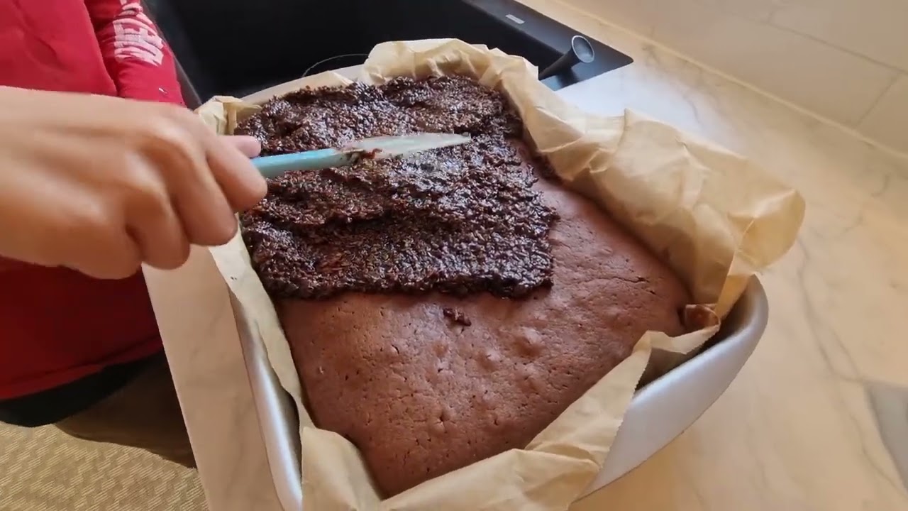 Chokolade kage med kokos glasur (klassens time kage)