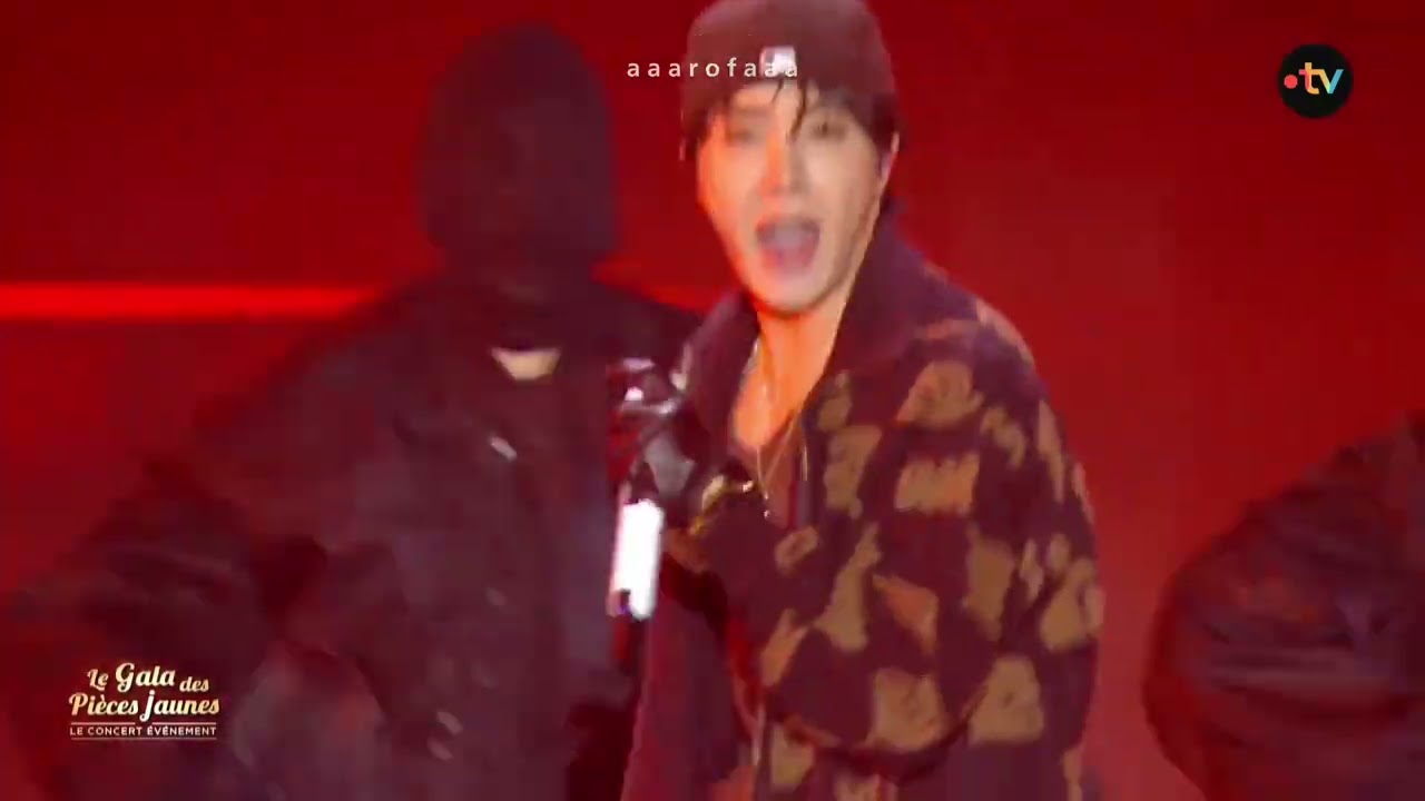 j-hope - Mic Drop live au Gala des Pi&egrave;ces Jaunes 2025