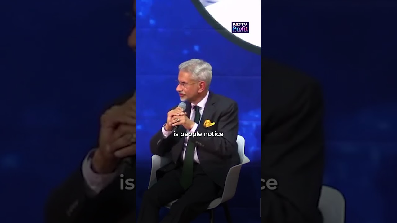 Смотрите: С. Джайшанкар объясняет реальность славы в социальных сетях #короткометражки #вирусноев...