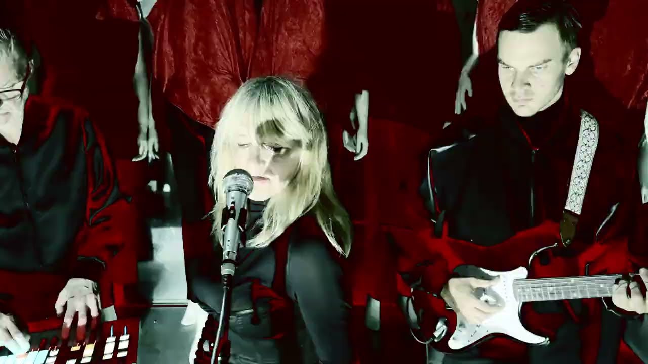 Pop Vampires Cologne - Karianne (Original Mix)