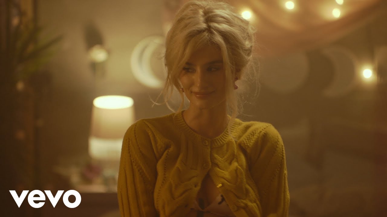 Beatrice Quinta ft. VillaBanks - Manette (Visual Video)