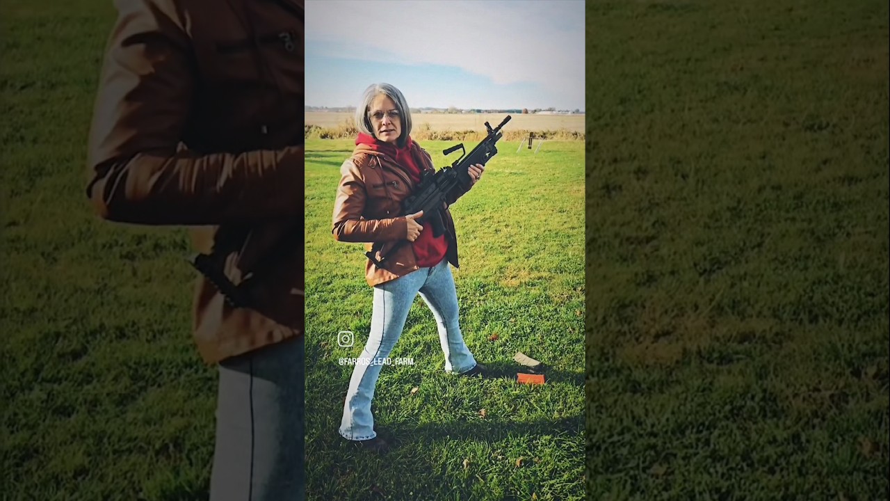 M249 Full Auto giggle machine #farrosleadfarm #womenandguns