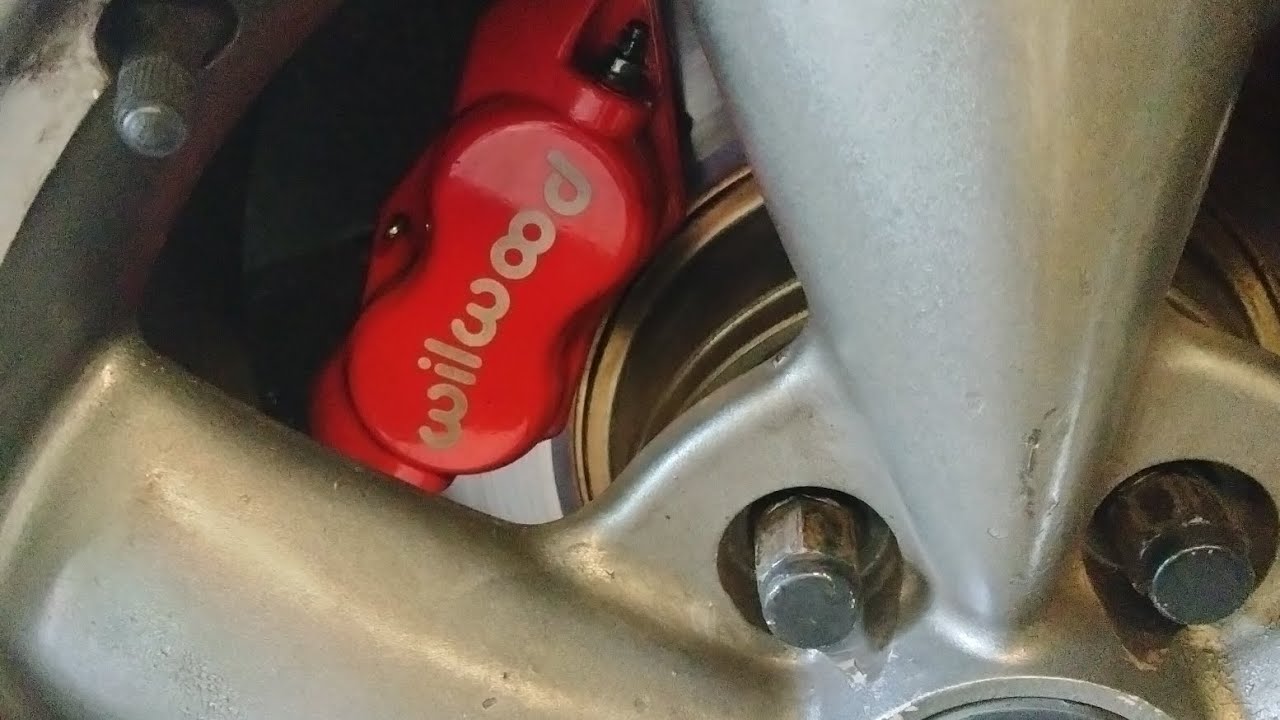 Magnum swap mopar b body gets a Wilwood brake upgrade with Dr diff.com kit.