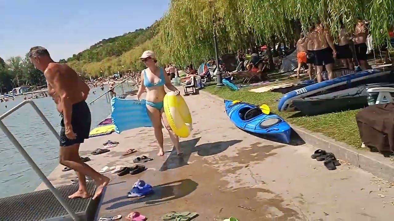 Balatonakarattya Bercsényi strand délután, rekkenő hőség