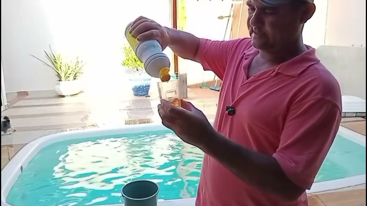 Fazendo a decantação de água turva passo a passo 