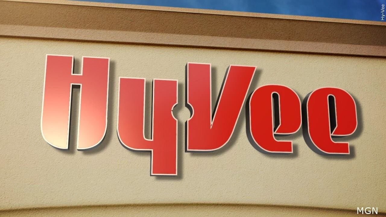 Hy-Vee разместила портреты двух сотрудников с большим стажем из северо-восточной Небраски на свои...