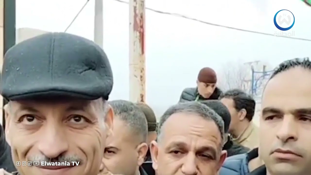 البويرة..شاهد مواطن من ذوي الإحتياجات الخاصة يفضح المير قدام الوالي