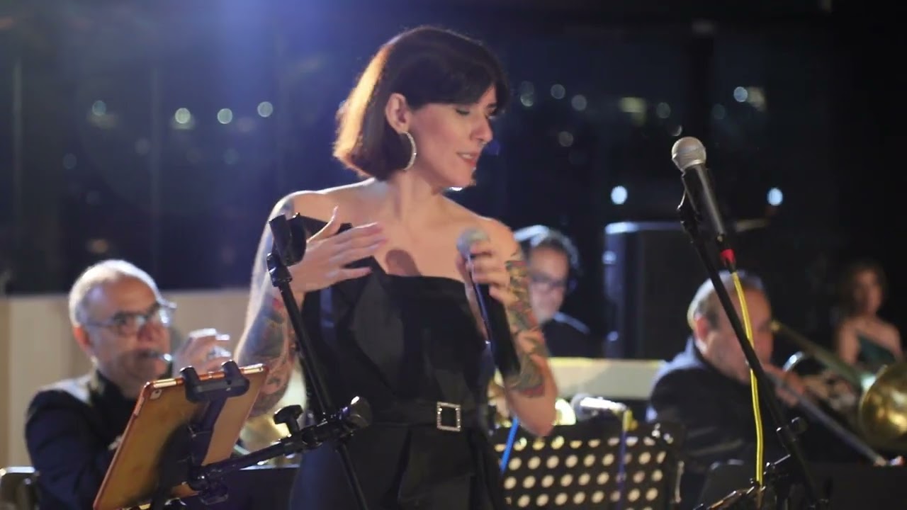 Caro Garza y  D'Ávila Jazz Big Band