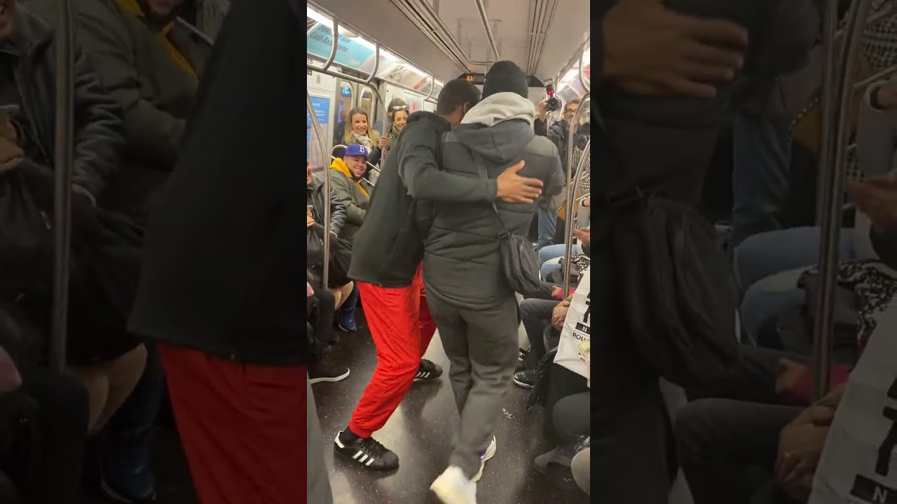 BRASILEIRO ROUBA A CENA NO METR&Ocirc; DE NY! @AGRANDEMACA