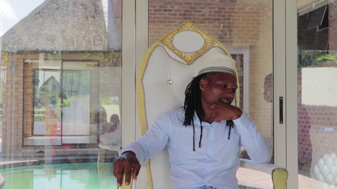 Kusukaphi ukulala nesilwane? King Bhaka uyachaza. Baphelile  abesifazane!