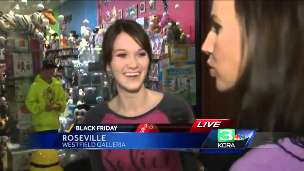 Roseville Galleria shoppers hunt for deals on Black Friday
