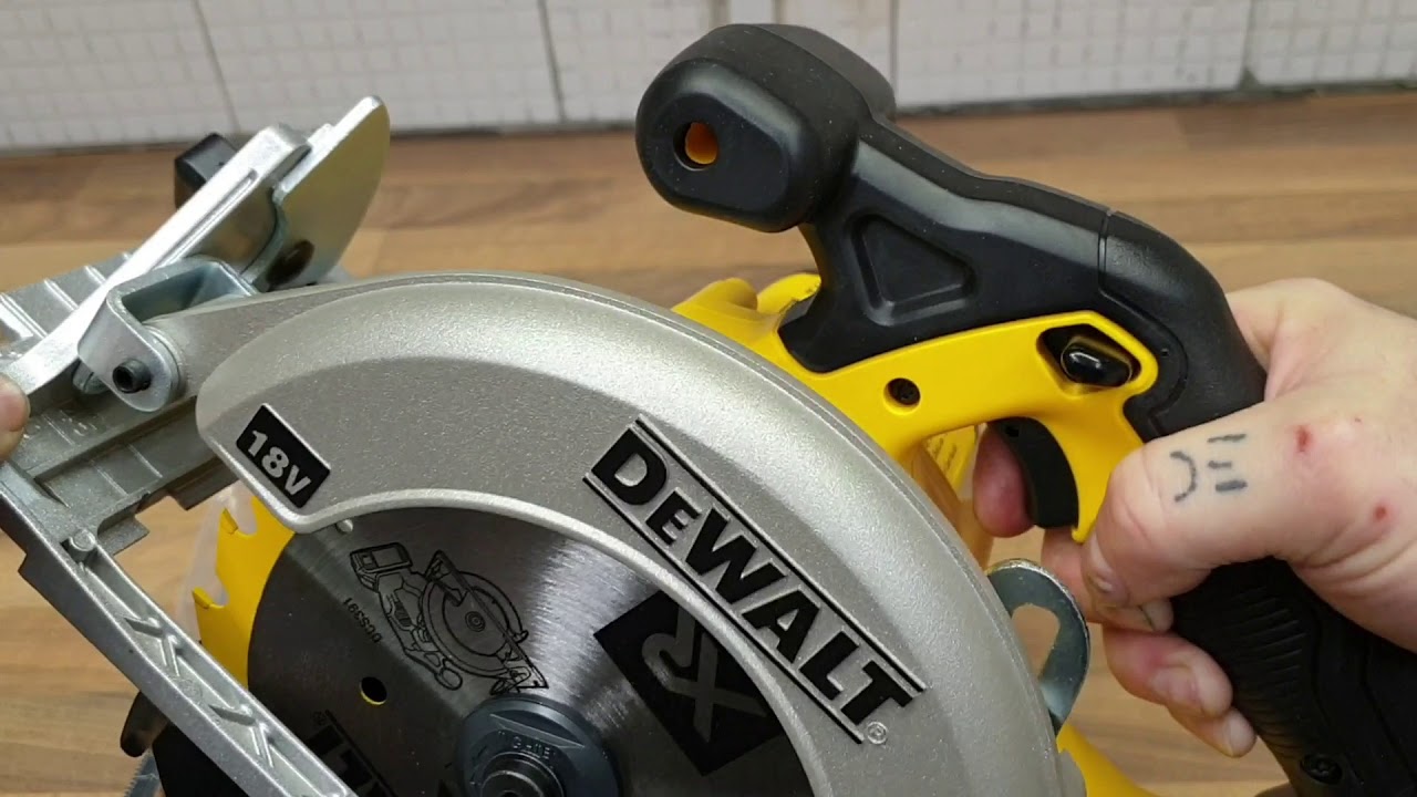 Dewalt DCS391N SAW