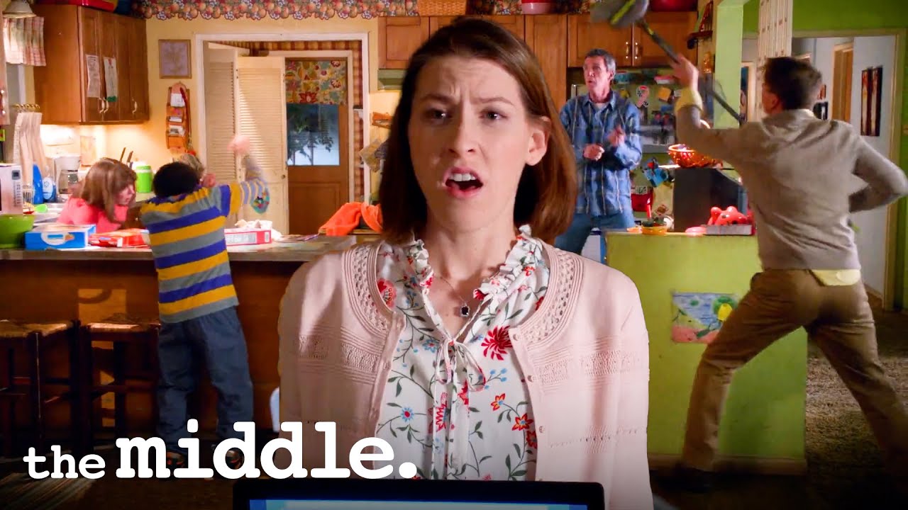 The Hecks Chase a Bat During Sue's Scholarship Interview | The Middle
