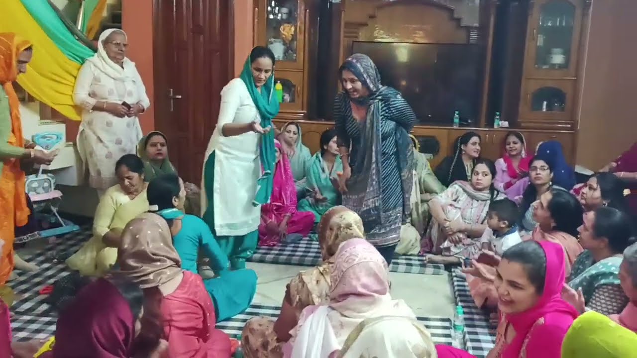 आज हमारा प्रोग्राम था गुड़गांव में गीतों का #बताना बहनों कैसा लगा @सुनीता मान मान M 8295264099