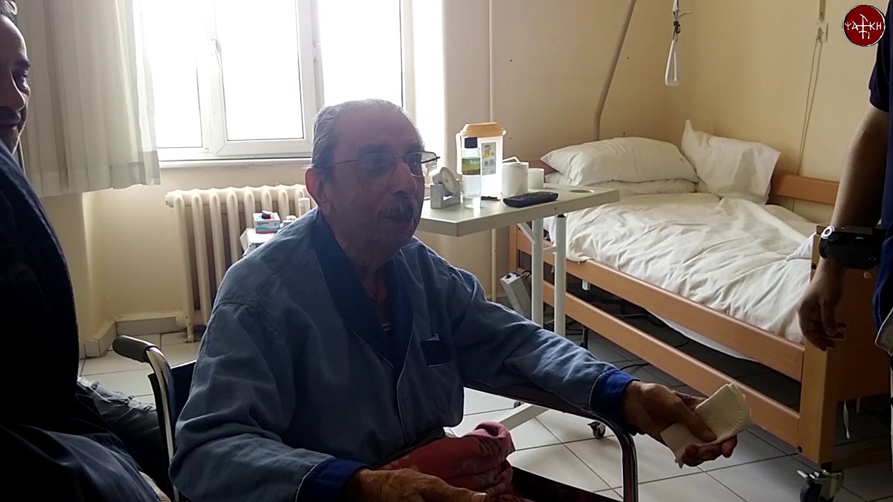 Χριστός ανέστη και ευχές από τον Άρχοντα Λαμπαδάριο της Μ. τ. Χ. Ε. Ιωάννη Χαριατίδη.