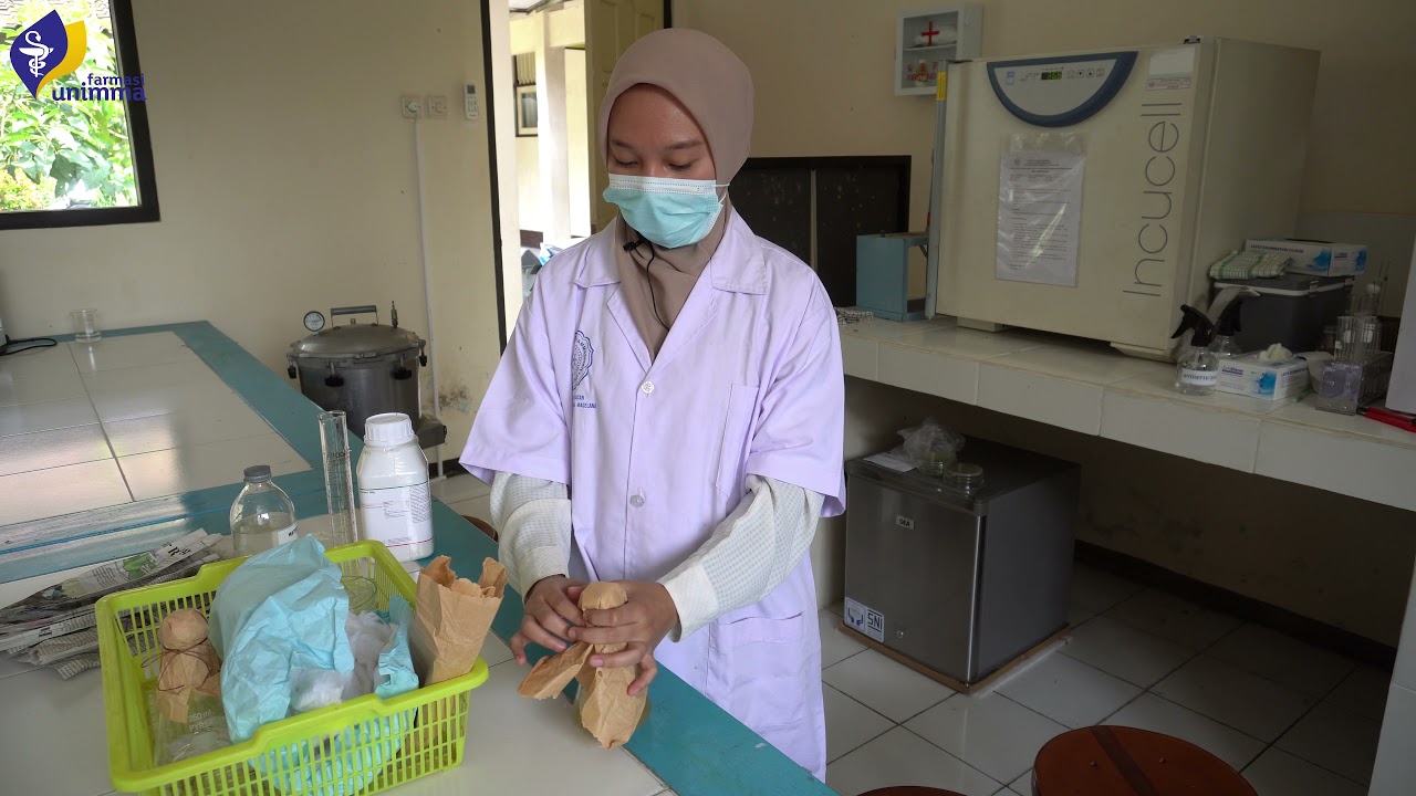 Praktikum Mikrobiologi: Percobaan 1 (Pembuatan Media)