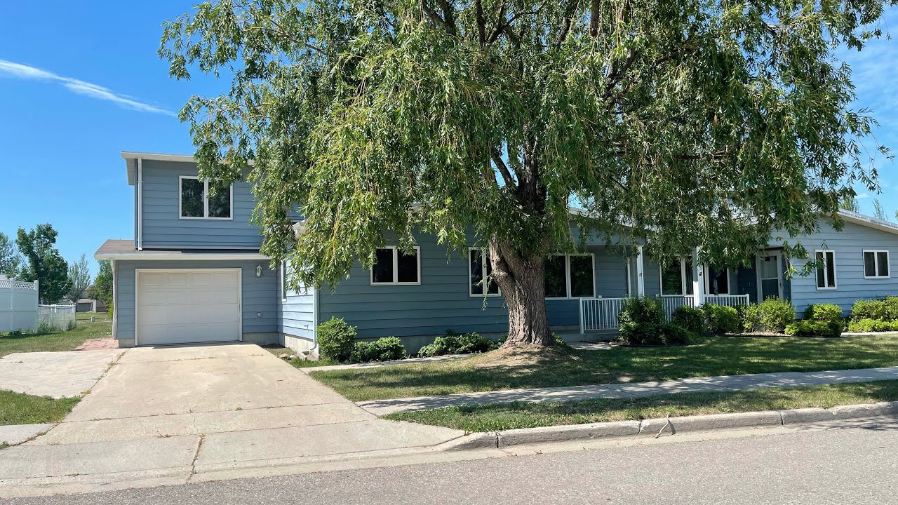 Minot AFB Empty House Tour 2021 | 3 bed 2 bath | Military On Base Housing