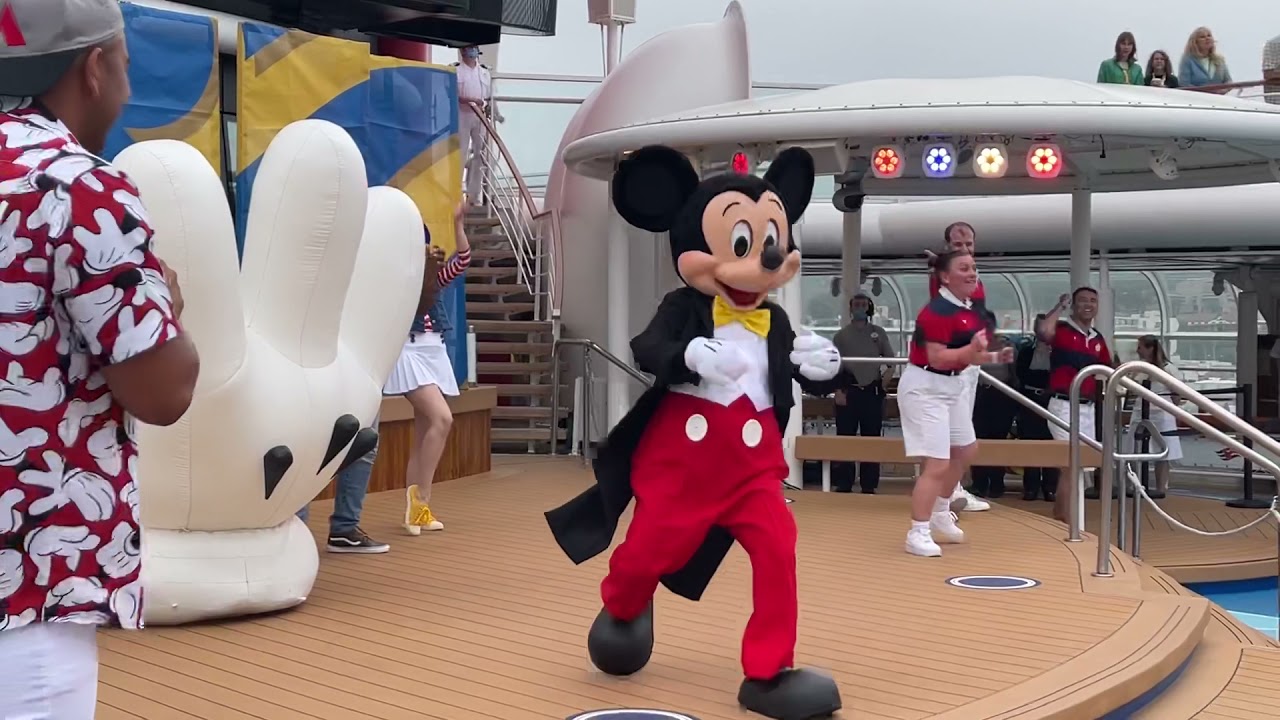 Mickey’s Sail-a-Wave Party (Disney Wonder)
