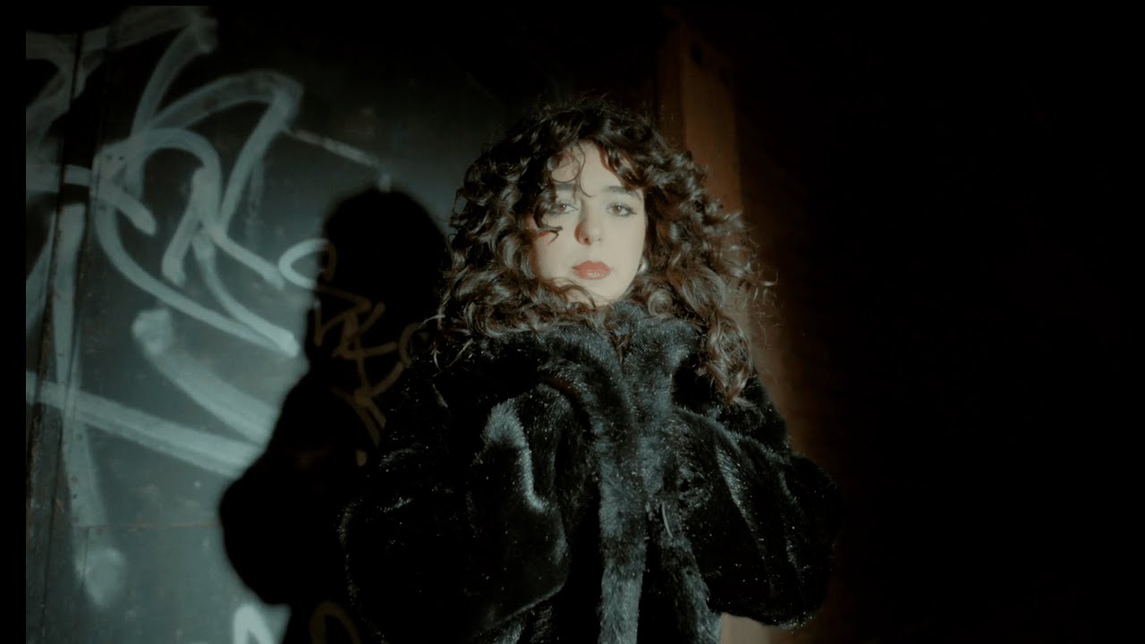 Alicia Creti – Overwhelmed [Official Visualizer]