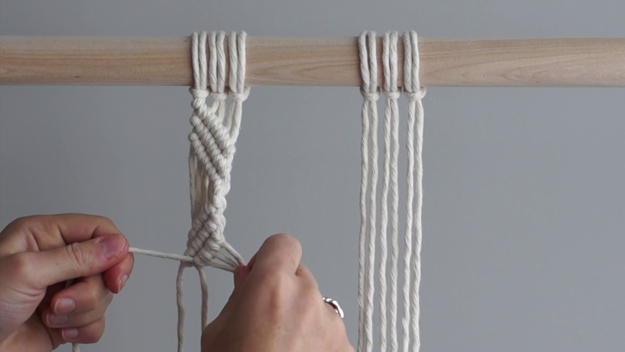 Macrame For Beginners  28 Days of Knots! Day 17: Zig Zag Pattern