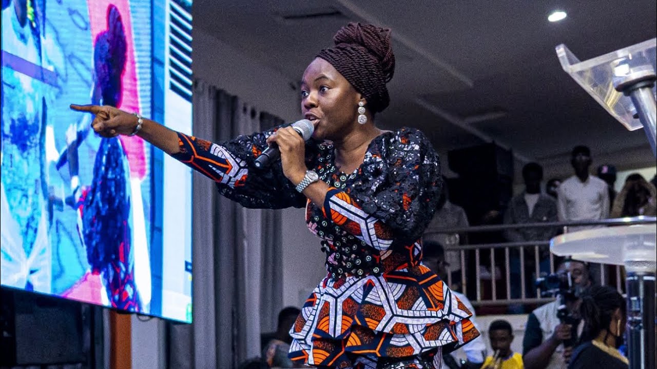 THE MOST POWERFUL PRAISE MEDLEY EVER With HOPE OKOCHA